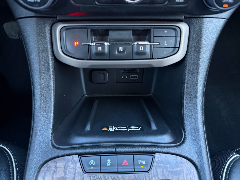Used 2023 GMC Acadia Denali w/ Black Diamond Edition image 24