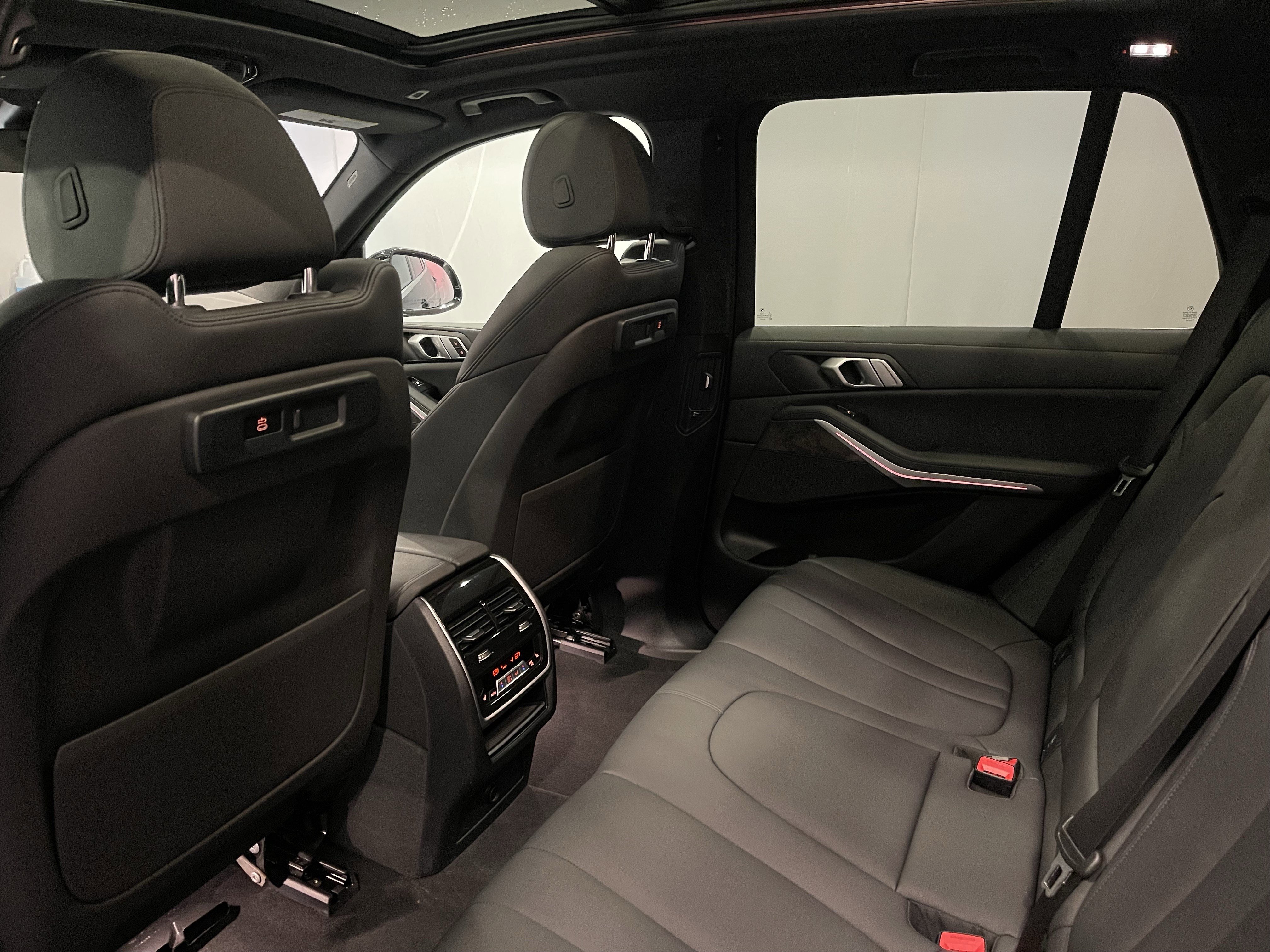 Used 2022 BMW X5 xDrive40i w/ Climate Comfort Package image 24