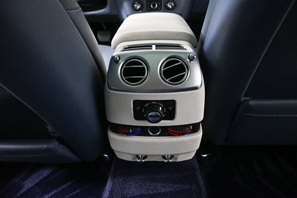 Used 2010 Rolls-Royce Ghost image 17