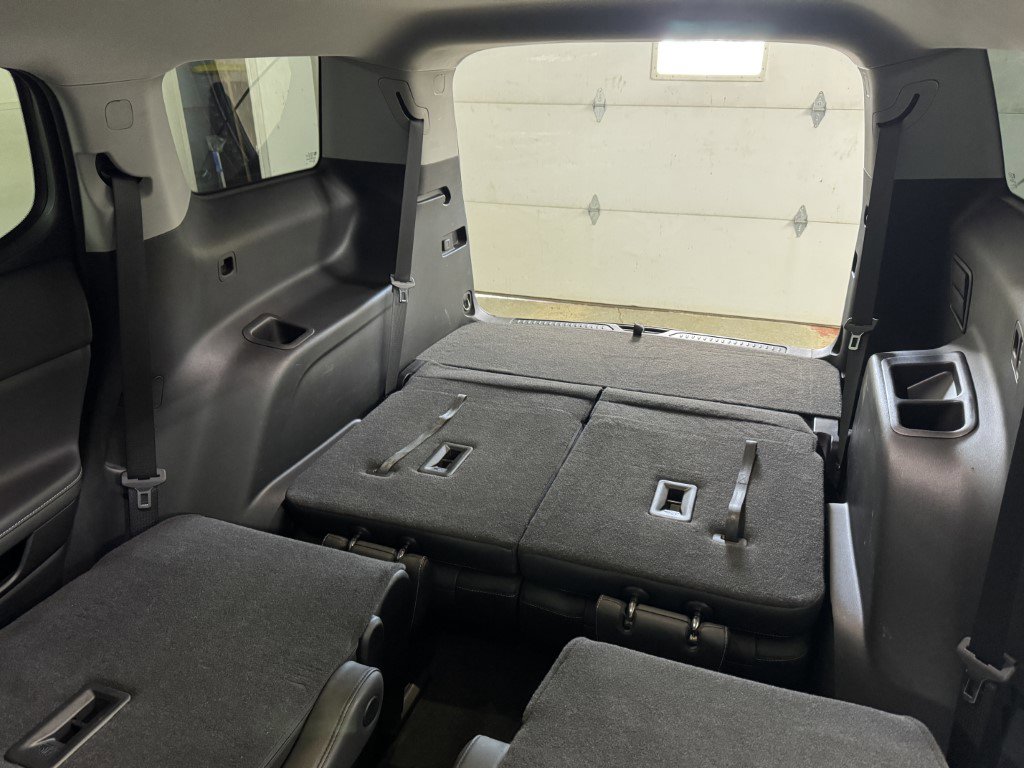 Used 2023 GMC Acadia SLT image 47