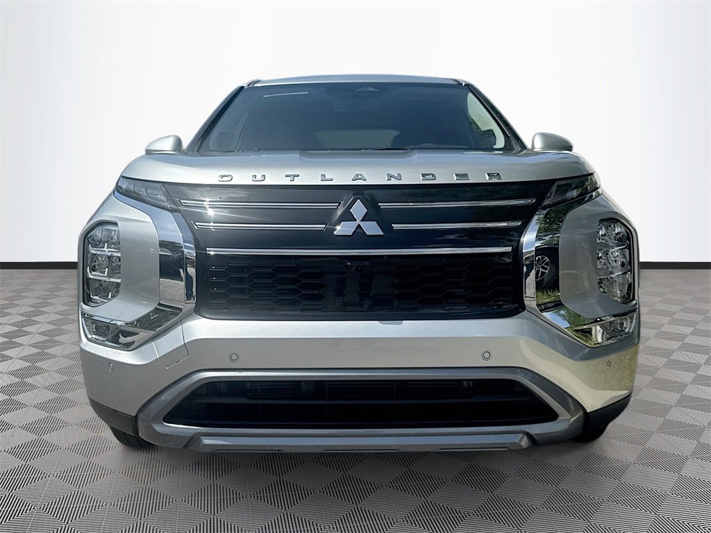 New 2025 Mitsubishi Outlander SE image 2