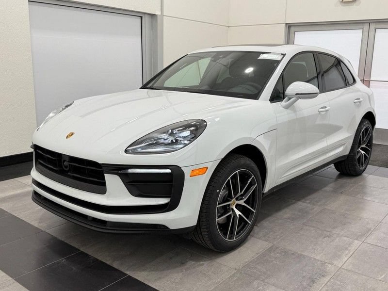 Used 2026 Porsche Macan AWD/4WD image 1