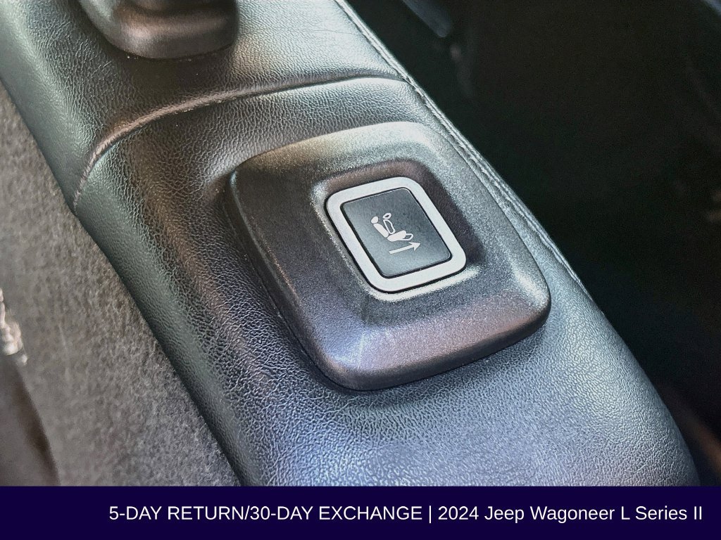 Used 2024 Jeep Wagoneer L Series II AWD/4WD image 45