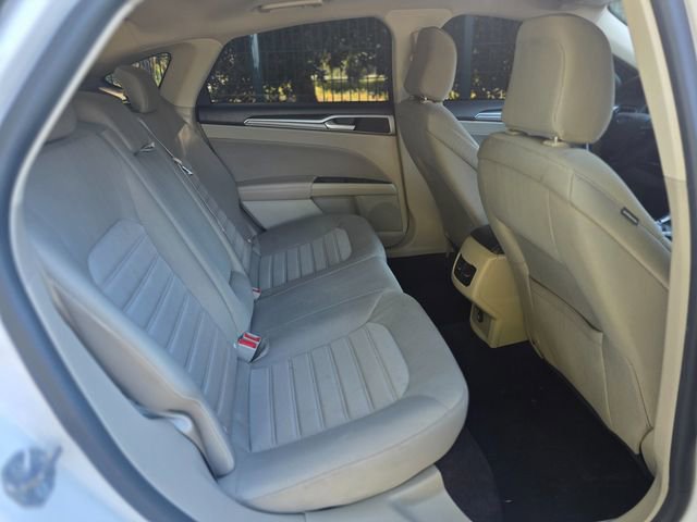 Used 2020 Ford Fusion SE image 40