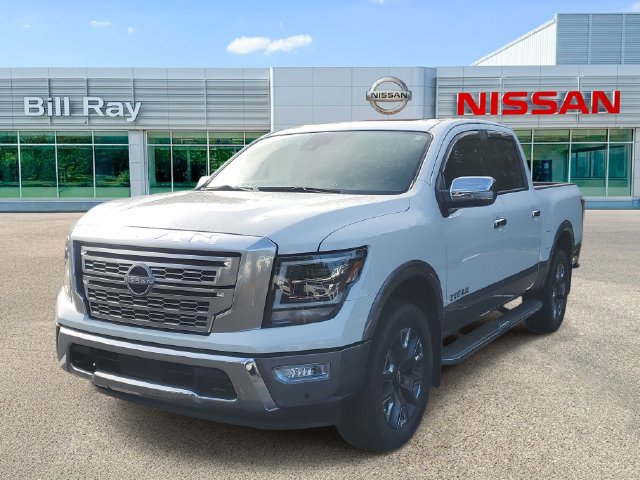 Used 2023 Nissan Titan Platinum Reserve w/ Moonroof Package AWD/4WD image 2