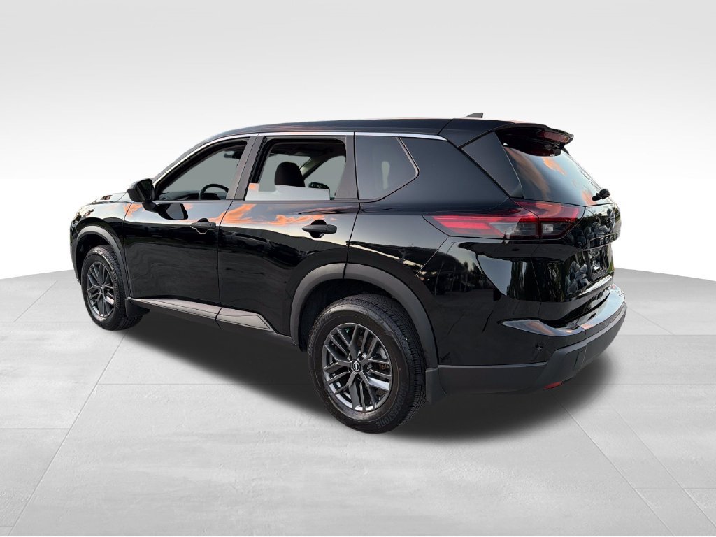 Used 2025 Nissan Rogue S FWD image 5