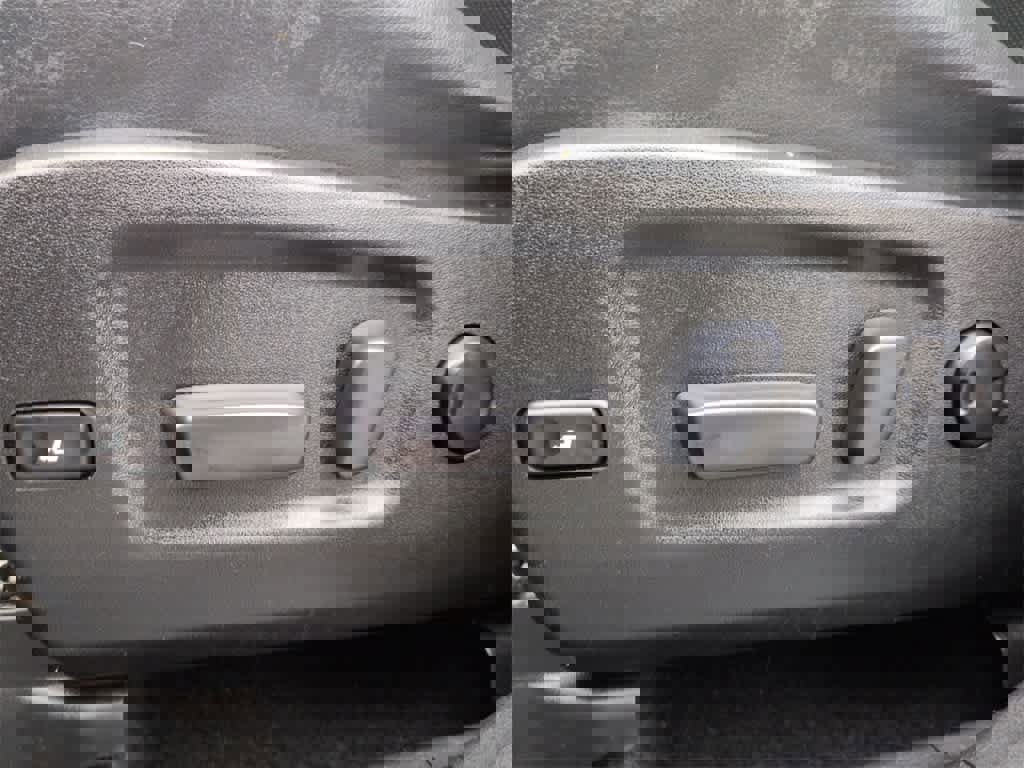 Used 2016 Toyota Highlander Limited Platinum image 18