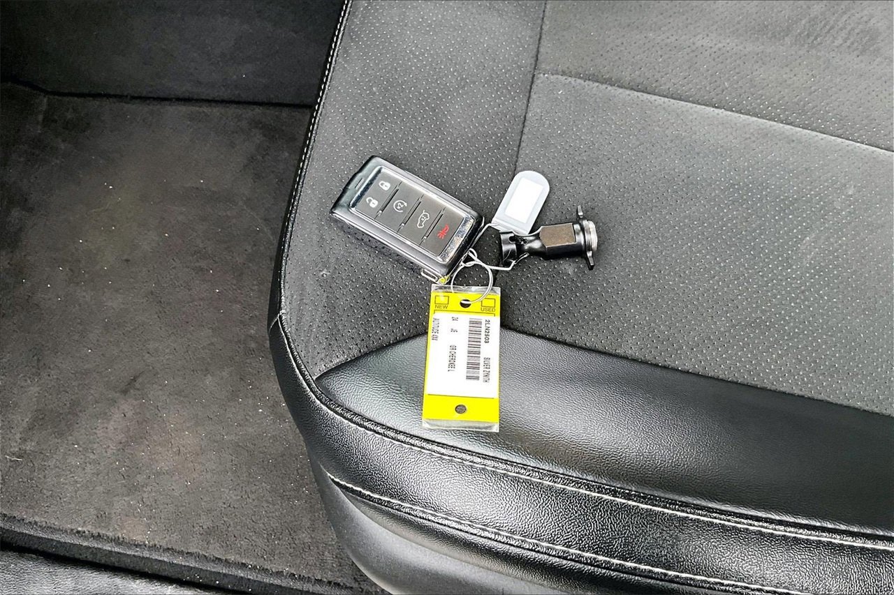 Certified 2024 Jeep Grand Cherokee L Laredo image 30