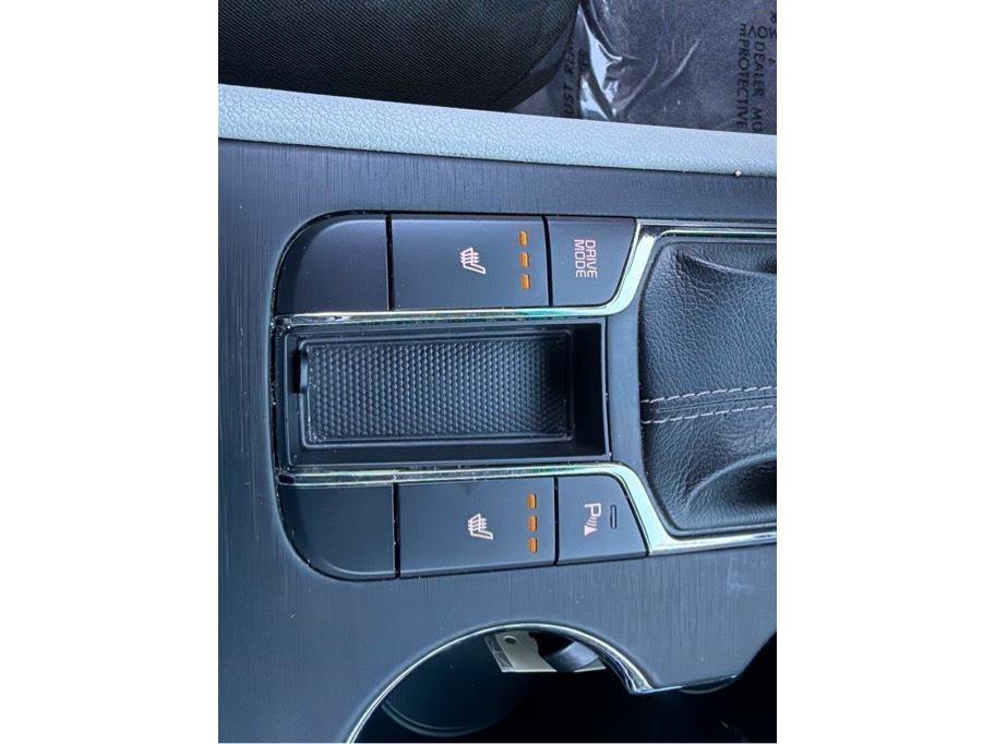 Used 2020 Kia Sedona EX image 19