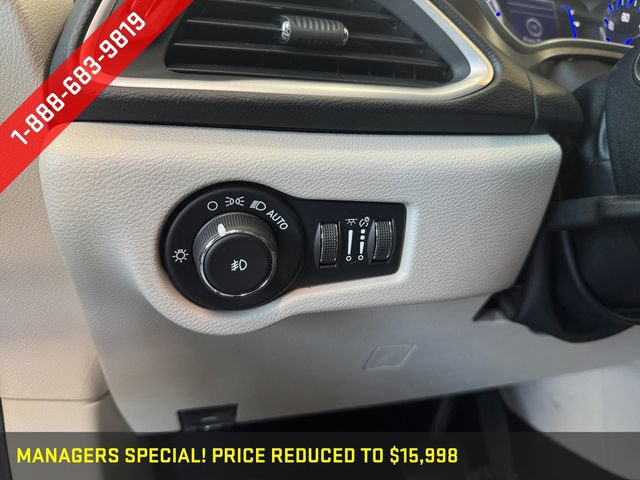 Used 2019 Chrysler Pacifica Touring-L FWD image 24