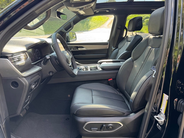 New 2025 Jeep Wagoneer L Series II w/ Premium Group I image 12