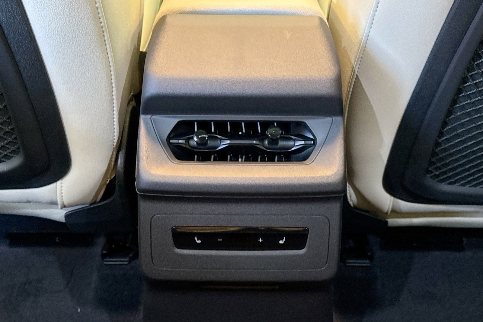 New 2025 Audi Q6 e-tron Premium image 22