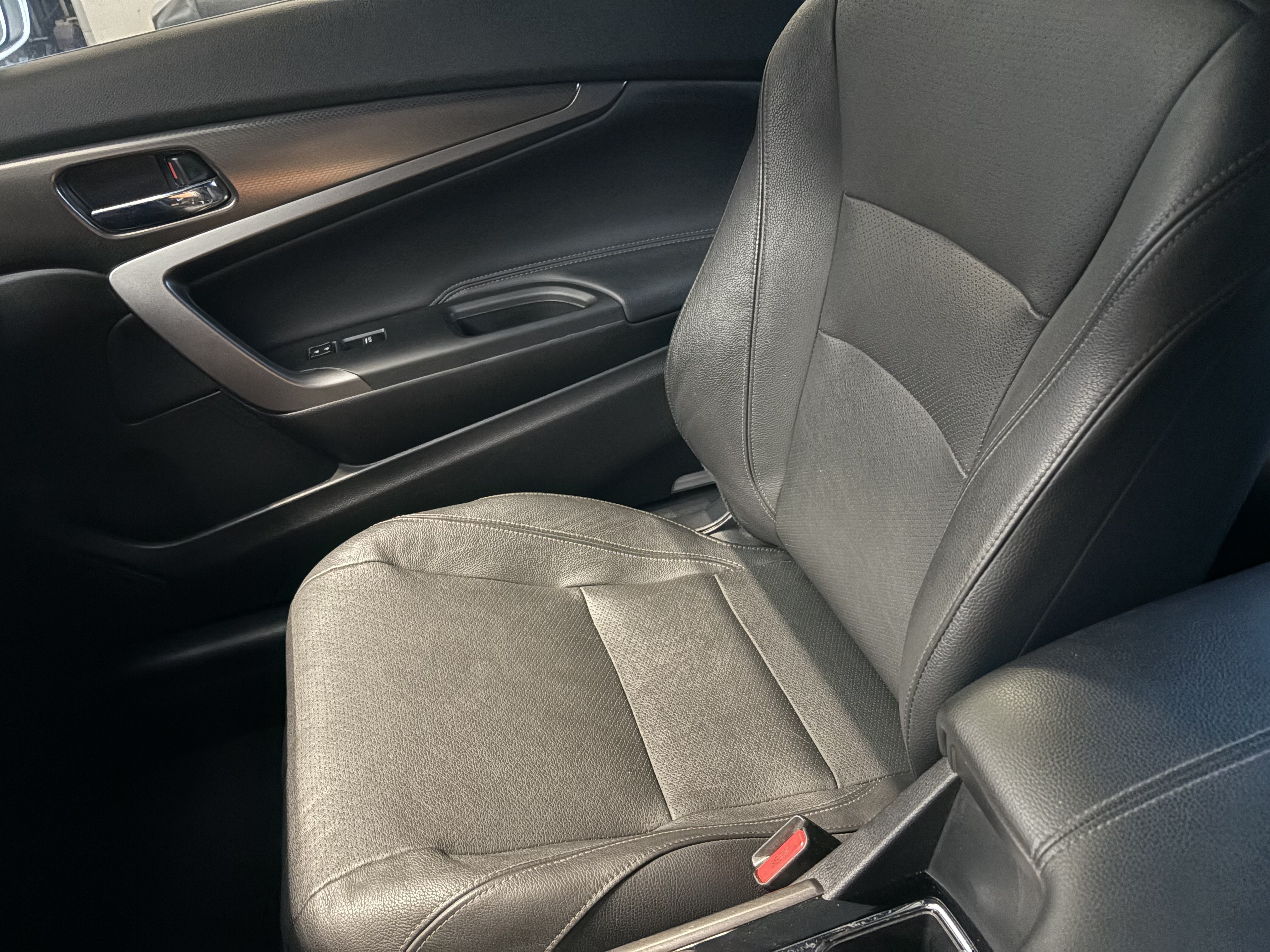 Used 2016 Honda Accord Touring image 17