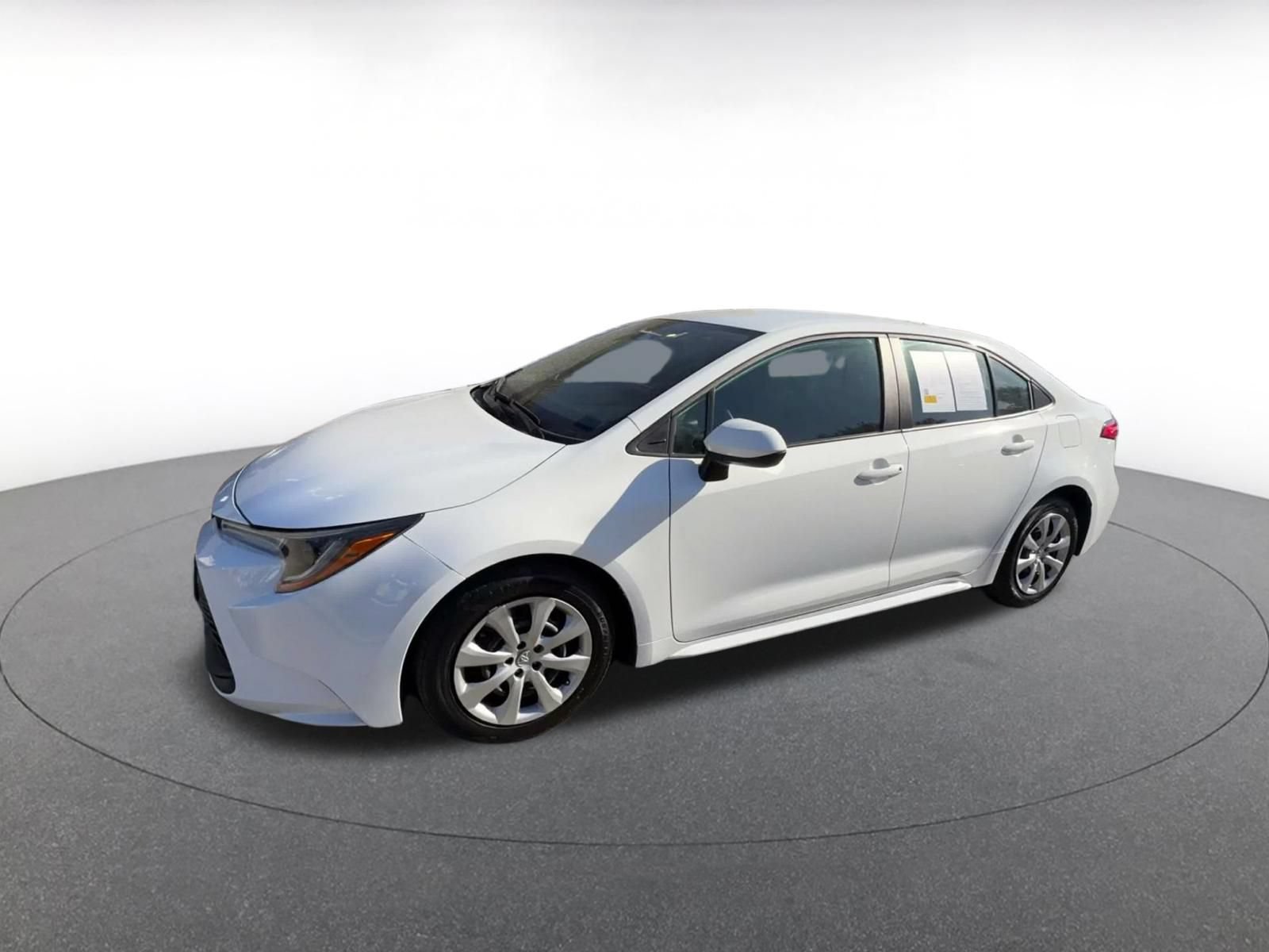 Used 2025 Toyota Corolla LE FWD image 7