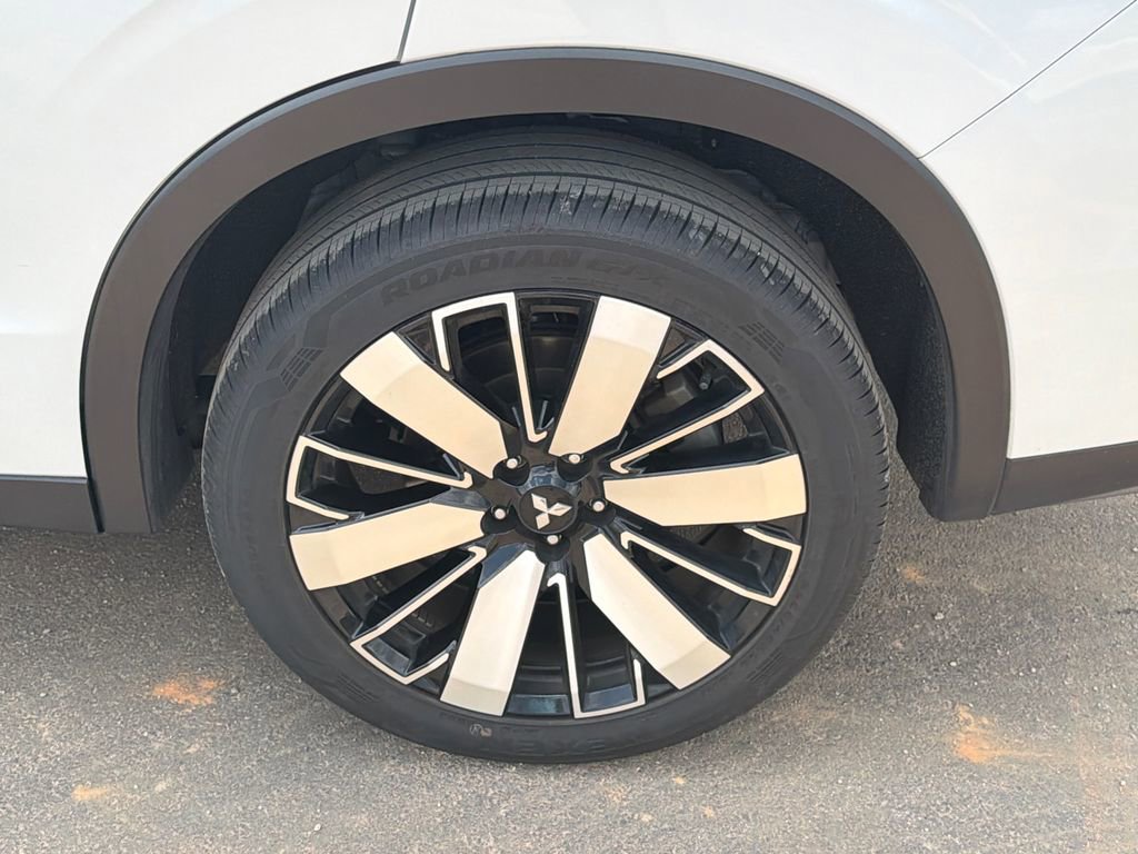 Used 2025 Mitsubishi Outlander SE FWD image 19