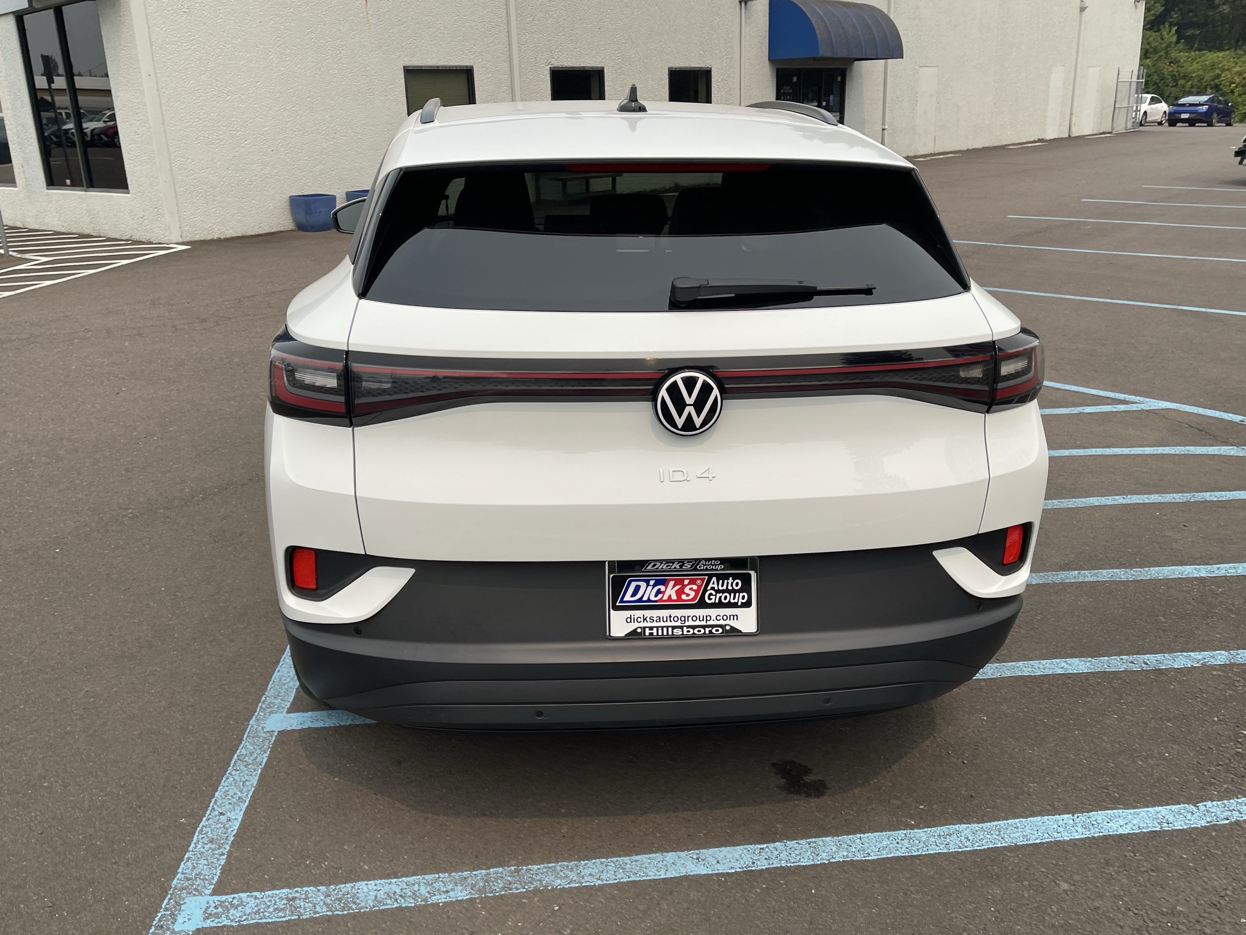 Used 2024 Volkswagen ID.4 2WD image 4