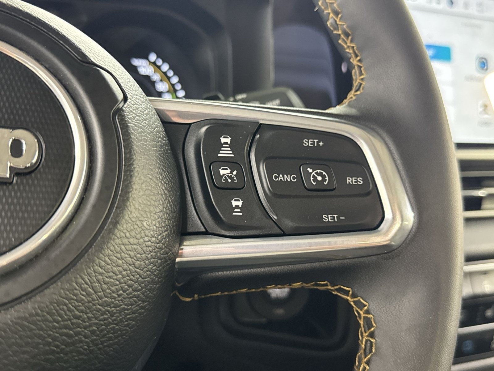 Used 2024 Jeep Wrangler Unlimited Sahara AWD/4WD image 44