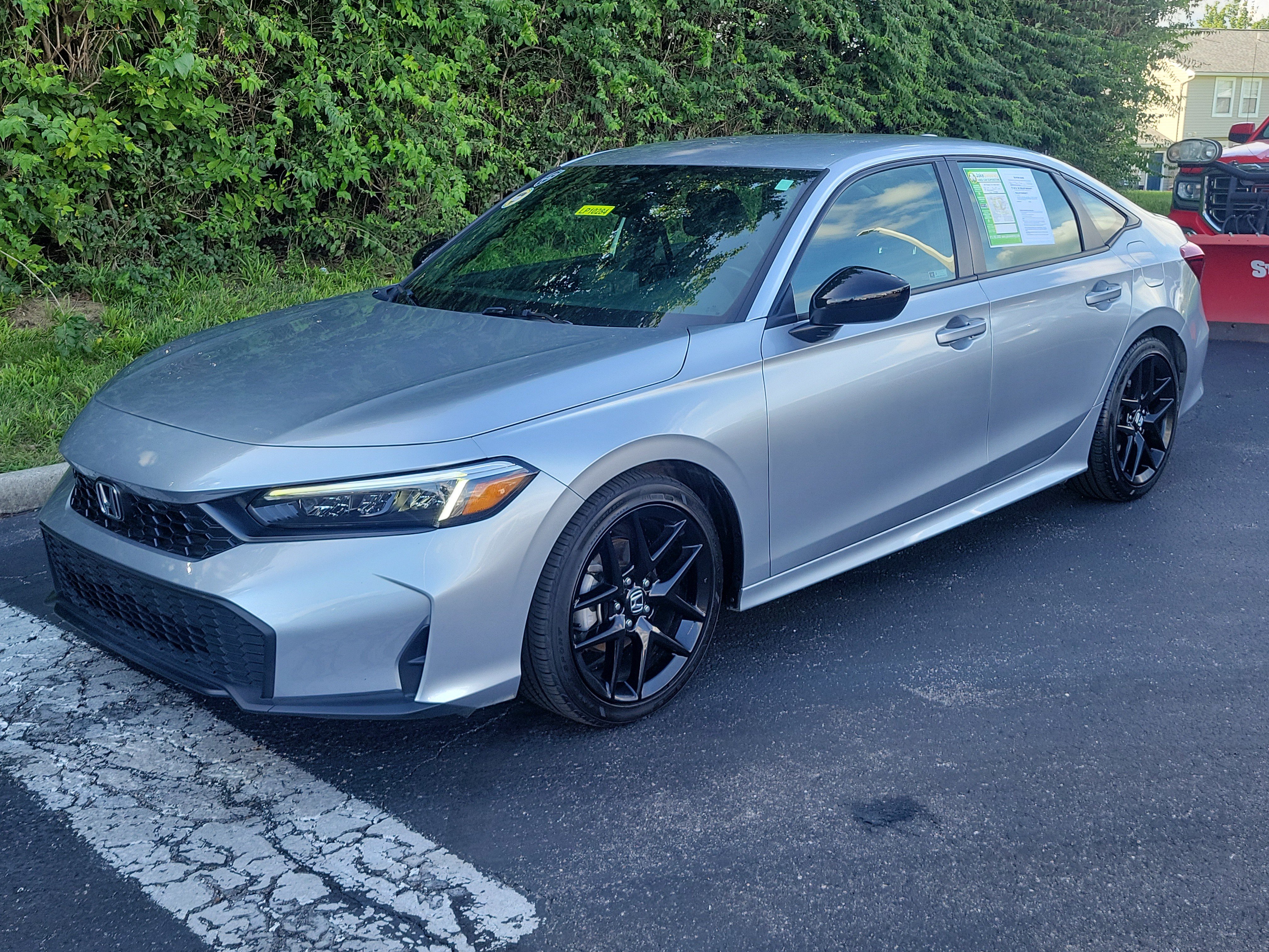 Used 2025 Honda Civic Sport image 2