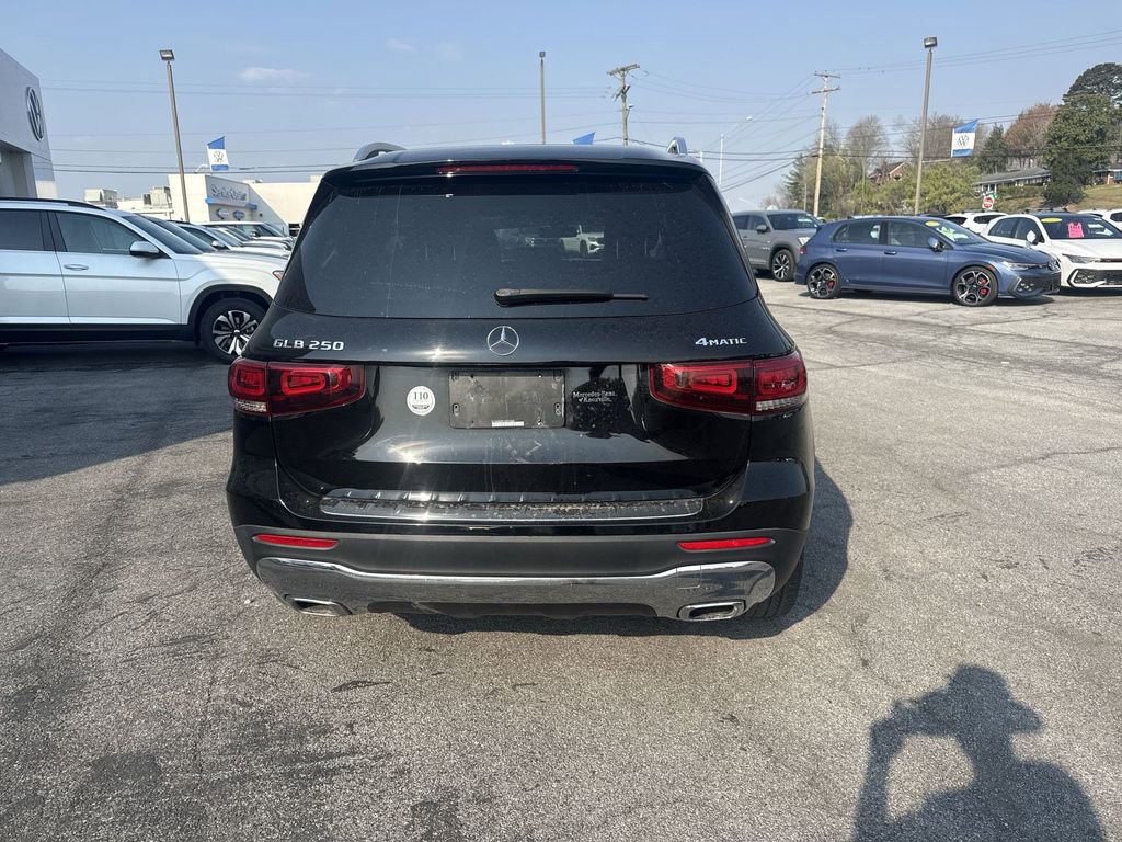 Used 2020 Mercedes-Benz GLB 250 4MATIC w/ Premium Package image 5