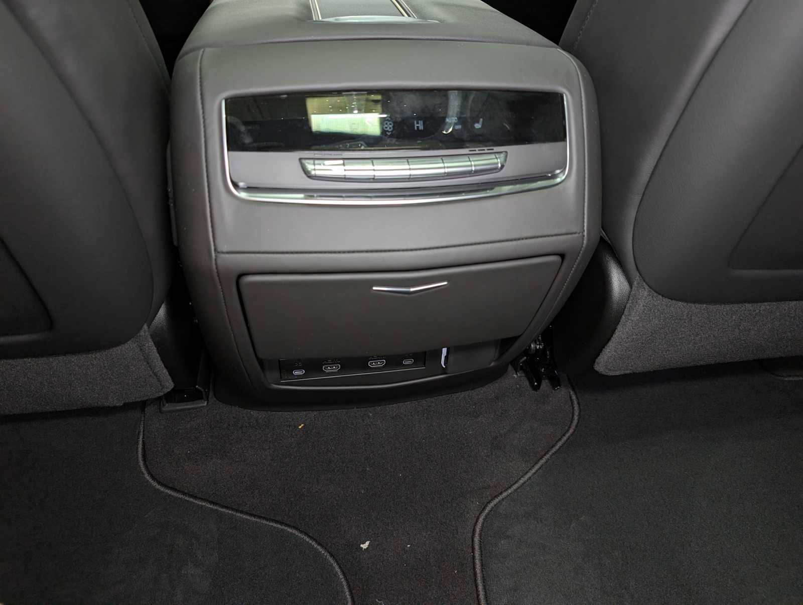 New 2026 Cadillac Escalade Platinum Sport w/ LPO, ONYX Package image 17