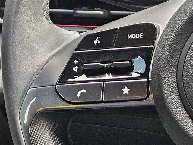 Certified 2025 Hyundai Elantra SEL image 27