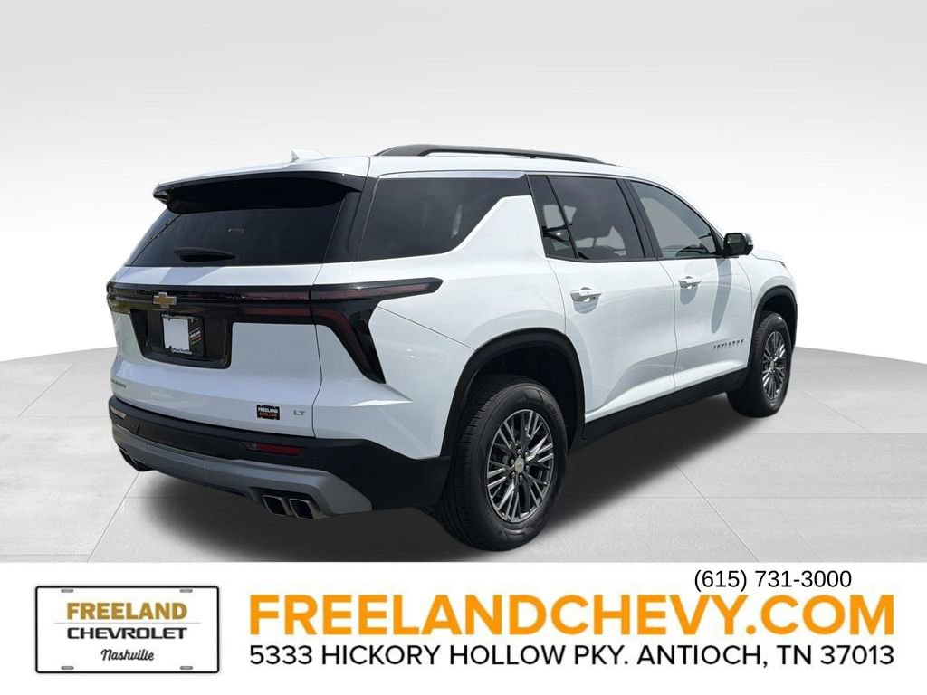Used 2024 Chevrolet Traverse LT FWD image 3
