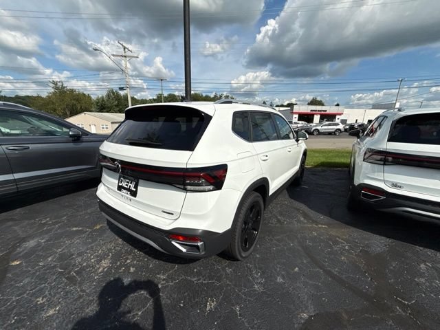 New 2026 Volkswagen Taos SEL AWD/4WD image 7