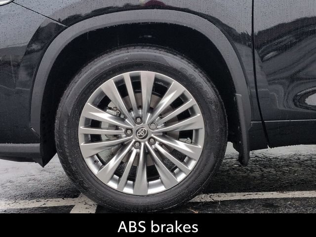 Certified 2026 Toyota Highlander Platinum AWD/4WD image 11