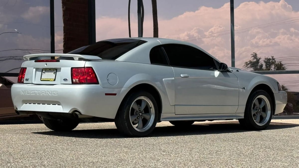 Used 2001 Ford Mustang GT Premium RWD image 12