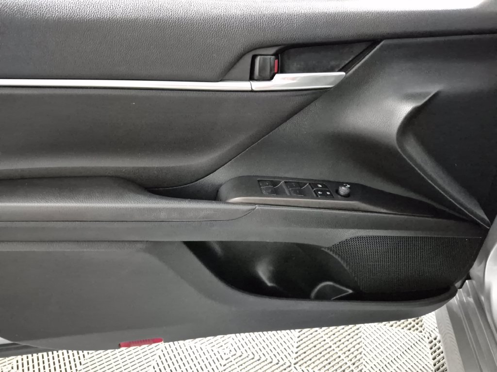 Used 2023 Toyota Camry LE FWD image 15