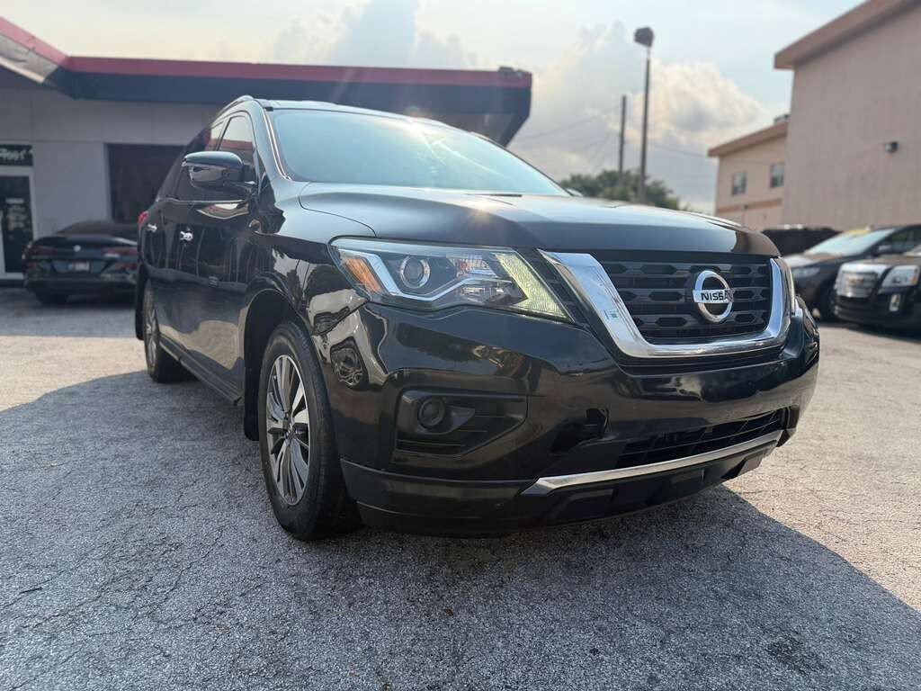 Used 2017 Nissan Pathfinder S AWD/4WD image 8
