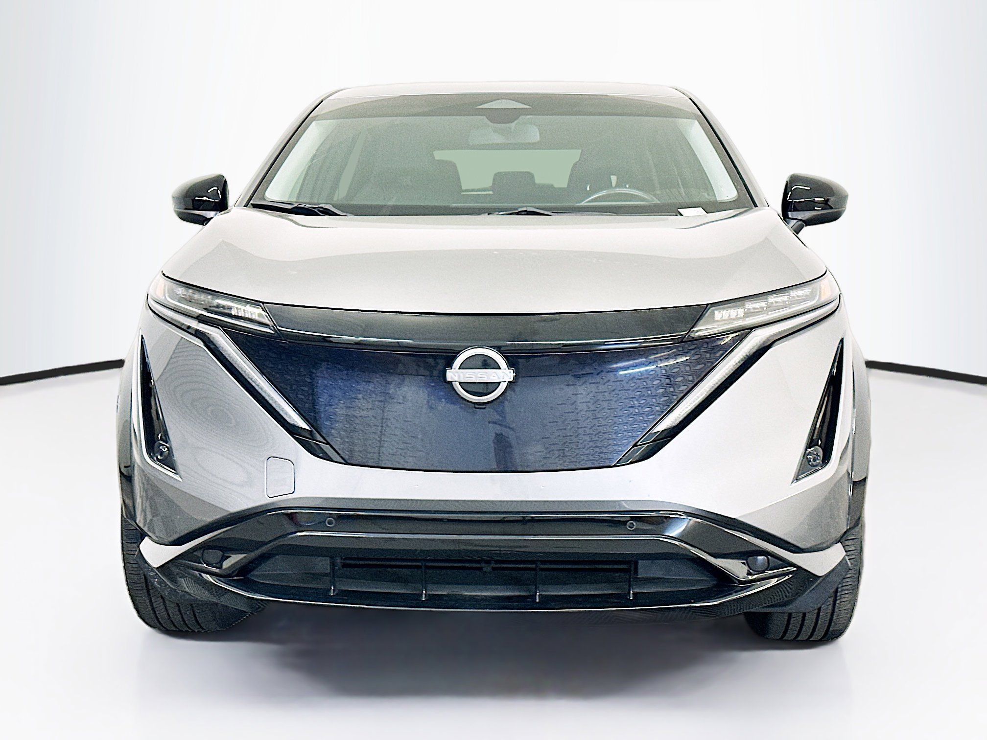 Used 2023 Nissan Ariya AWD image 2