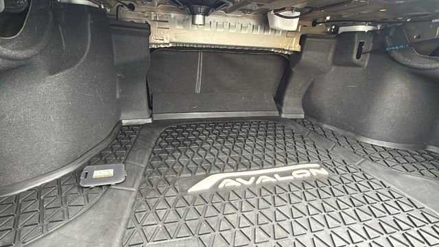 Used 2019 Toyota Avalon XLE image 25