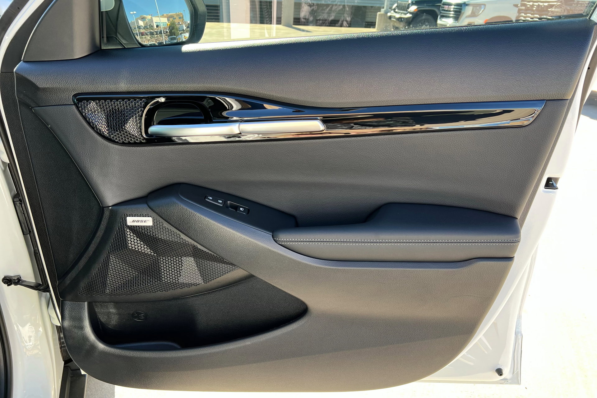 Used 2025 Kia Seltos SX image 24