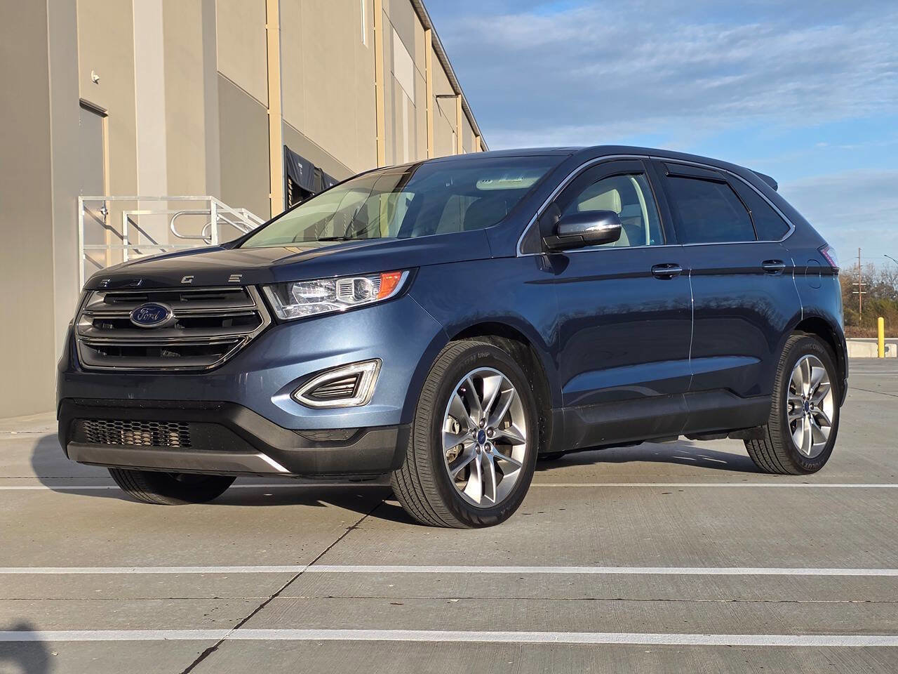 Used 2018 Ford Edge Titanium w/ Equipment Group 301A image 5