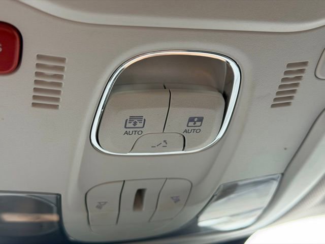 Used 2021 Jeep Renegade Latitude image 18