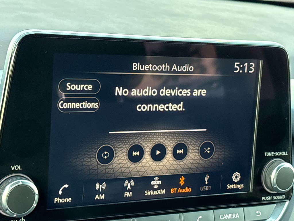 Used 2023 Nissan Rogue SV image 6