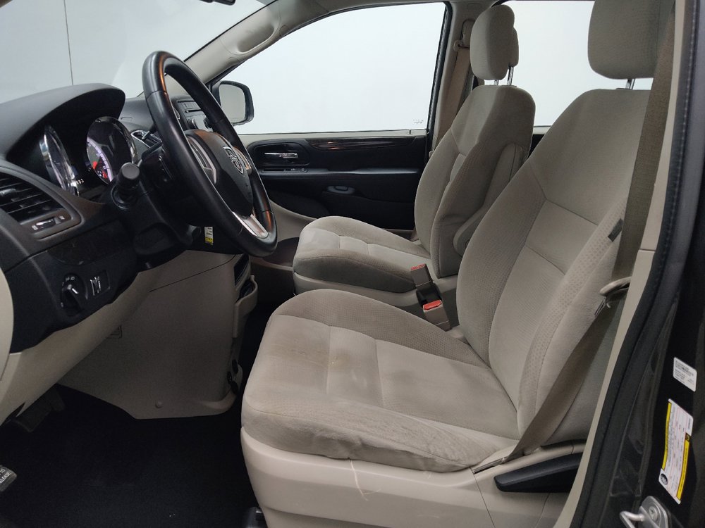 Used 2016 Dodge Grand Caravan American Value Package w/ UConnect Hands-Free Group FWD image 17