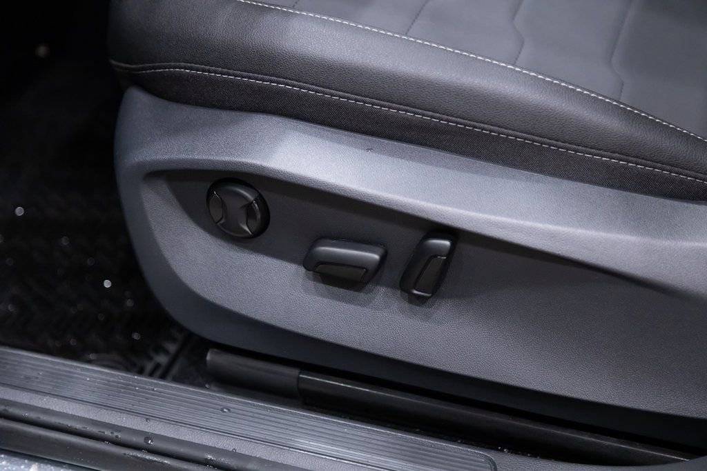 New 2026 Volkswagen Taos SE AWD/4WD image 9