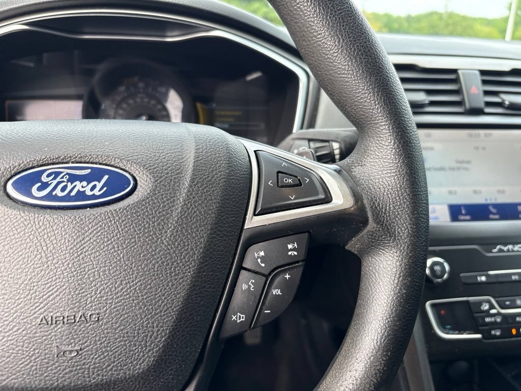 Used 2019 Ford Fusion SE FWD image 22