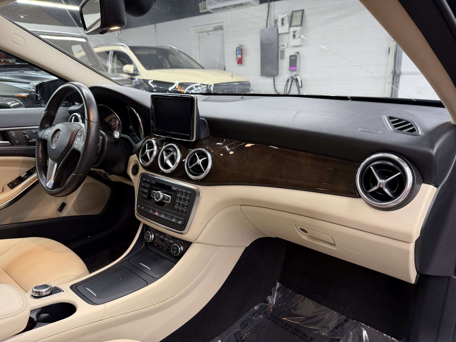 Used 2015 Mercedes-Benz GLA 250 4MATIC image 16