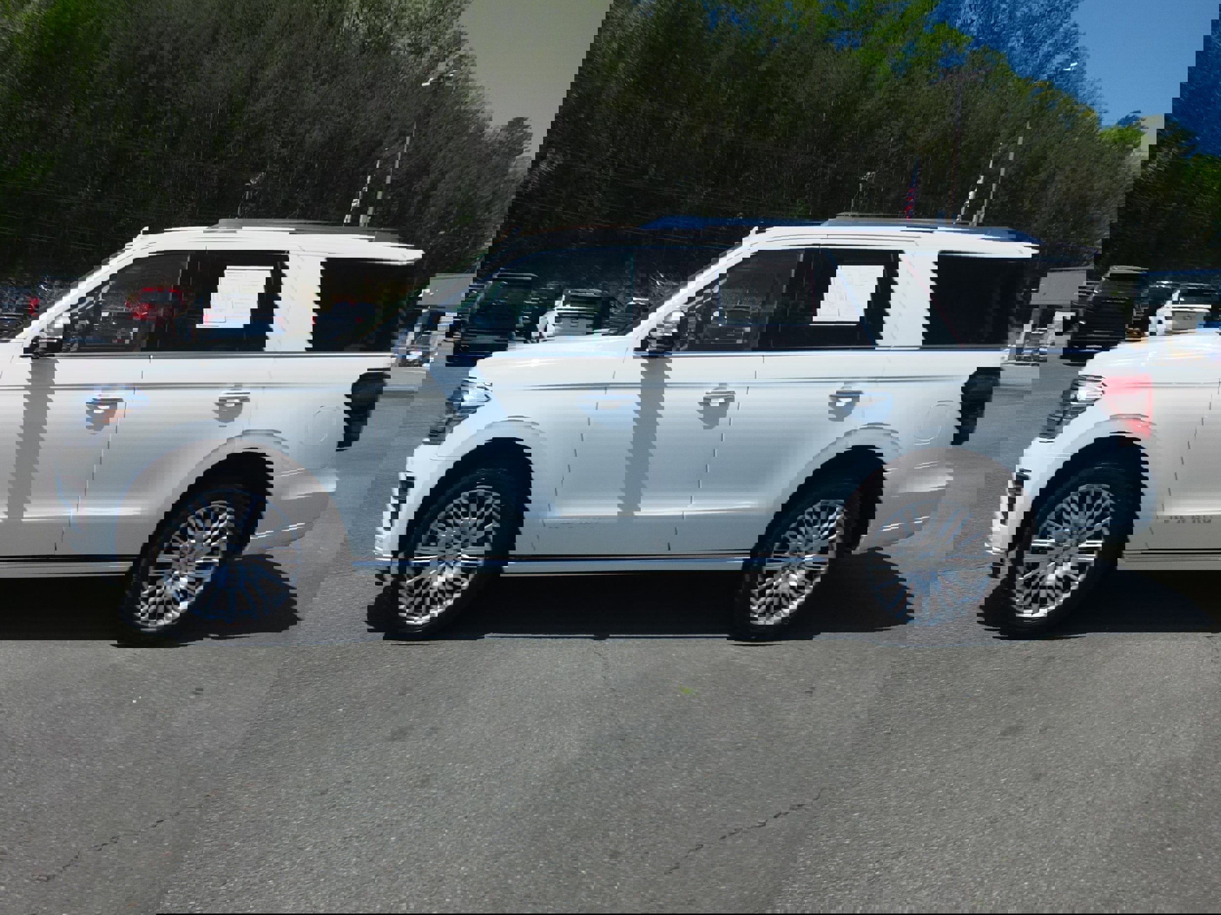 Used 2023 Ford Expedition Platinum AWD/4WD image 6