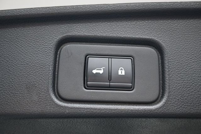 Used 2025 Nissan Pathfinder SV FWD image 26