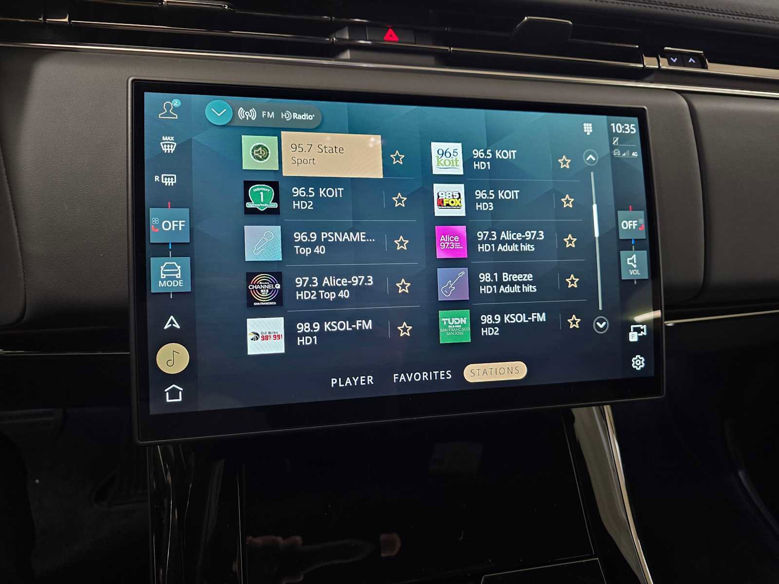 Used 2025 Land Rover Range Rover Sport image 31