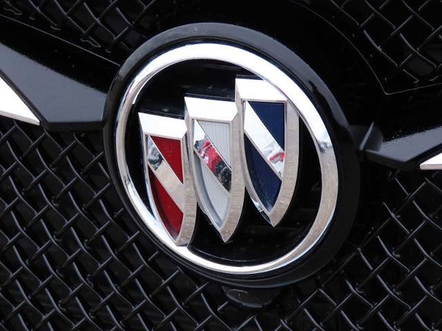 Used 2023 Buick Enclave Essence image 11