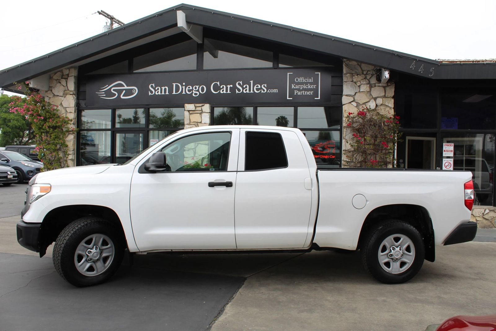 Used 2014 Toyota Tundra SR RWD image 2