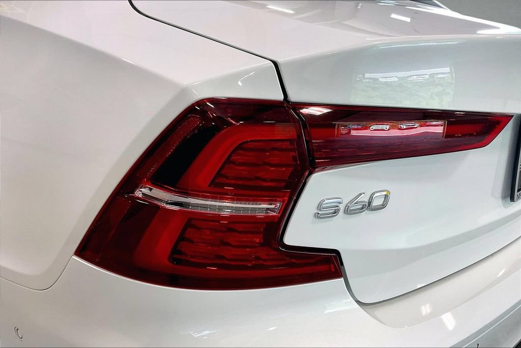 Certified 2025 Volvo S60 B5 Plus AWD/4WD image 23