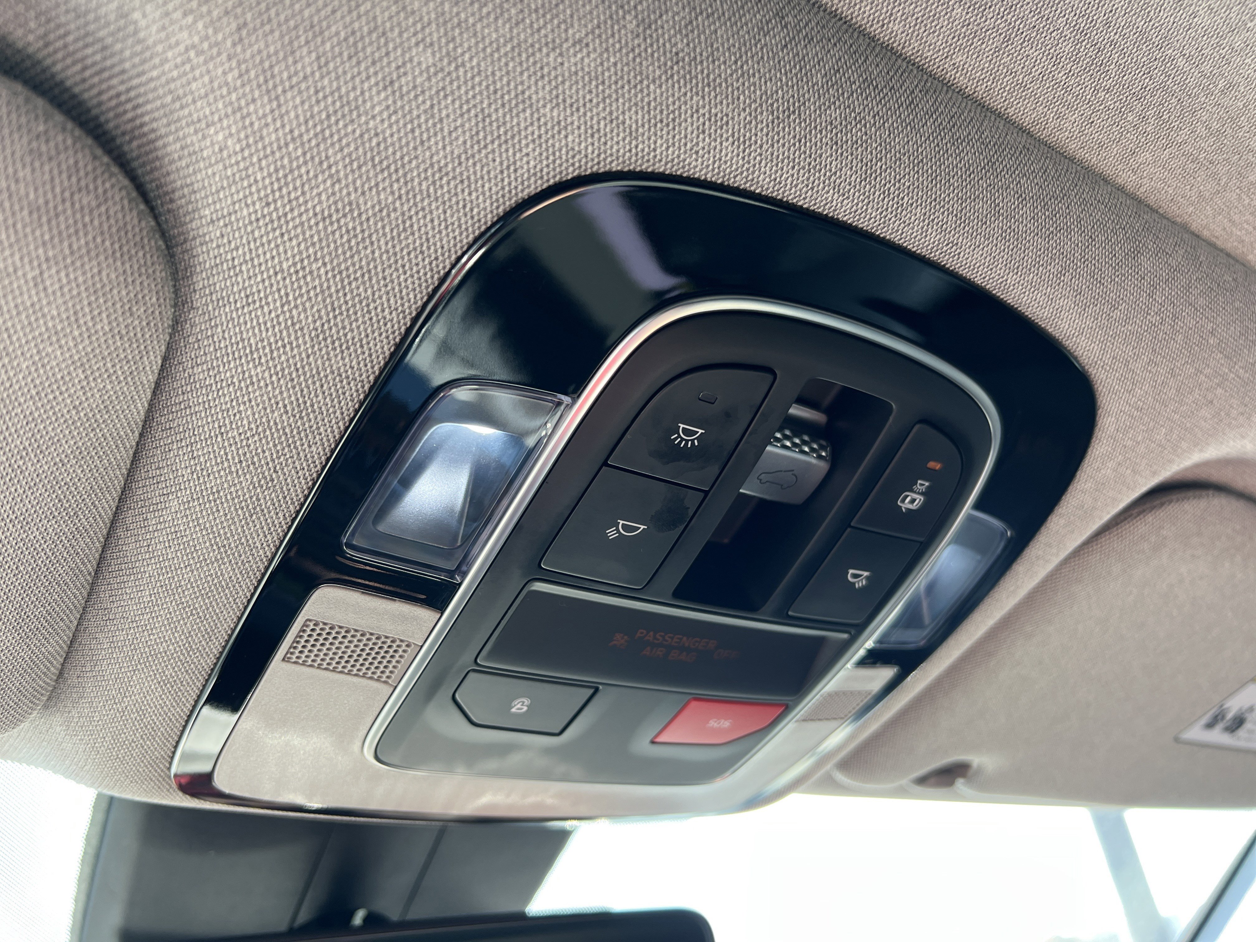 Used 2023 Hyundai Santa Fe Limited image 31