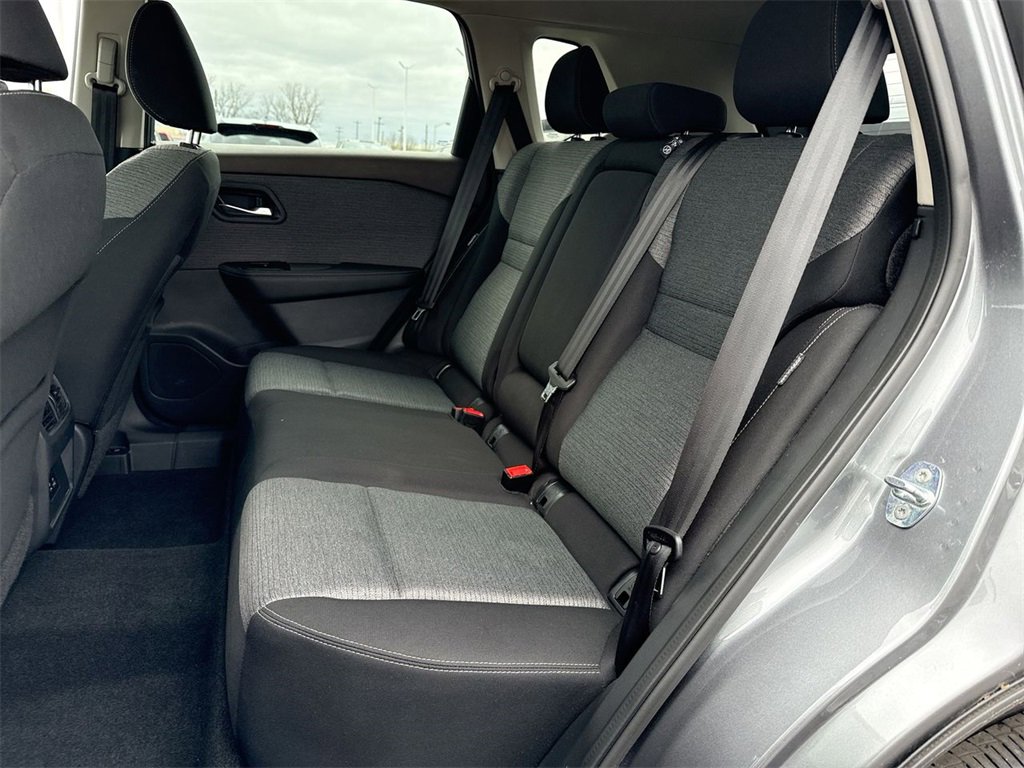 Used 2022 Nissan Rogue SV image 22