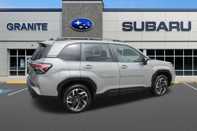 Used 2025 Subaru Forester Premium AWD/4WD image 11